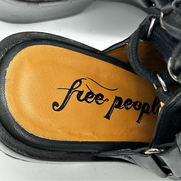 Free People Rory Studded Shoe Boots. Size 6 - Picture 6 of 10